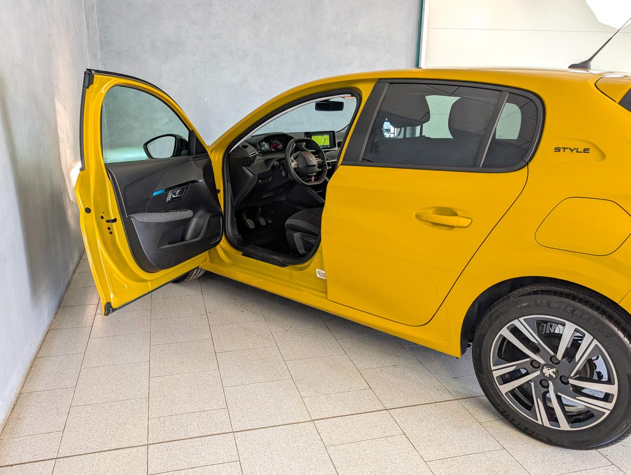 Peugeot 208 1.2 puretech 100cv Style