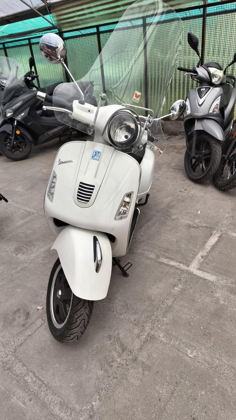 Vespa GTS 300 del 2011 USATO