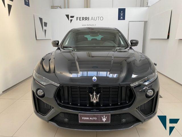 MASERATI Levante 3.8 BT V8 580 CV AWD Trofeo