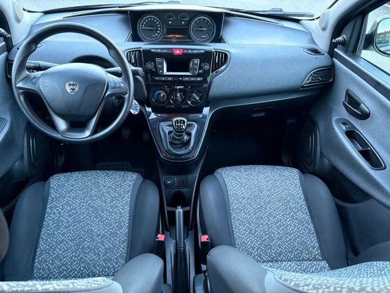 Lancia Ypsilon 5 Porte 1.0 hybrid Gold s&s 70cv ADATTA NEOPATENTATI