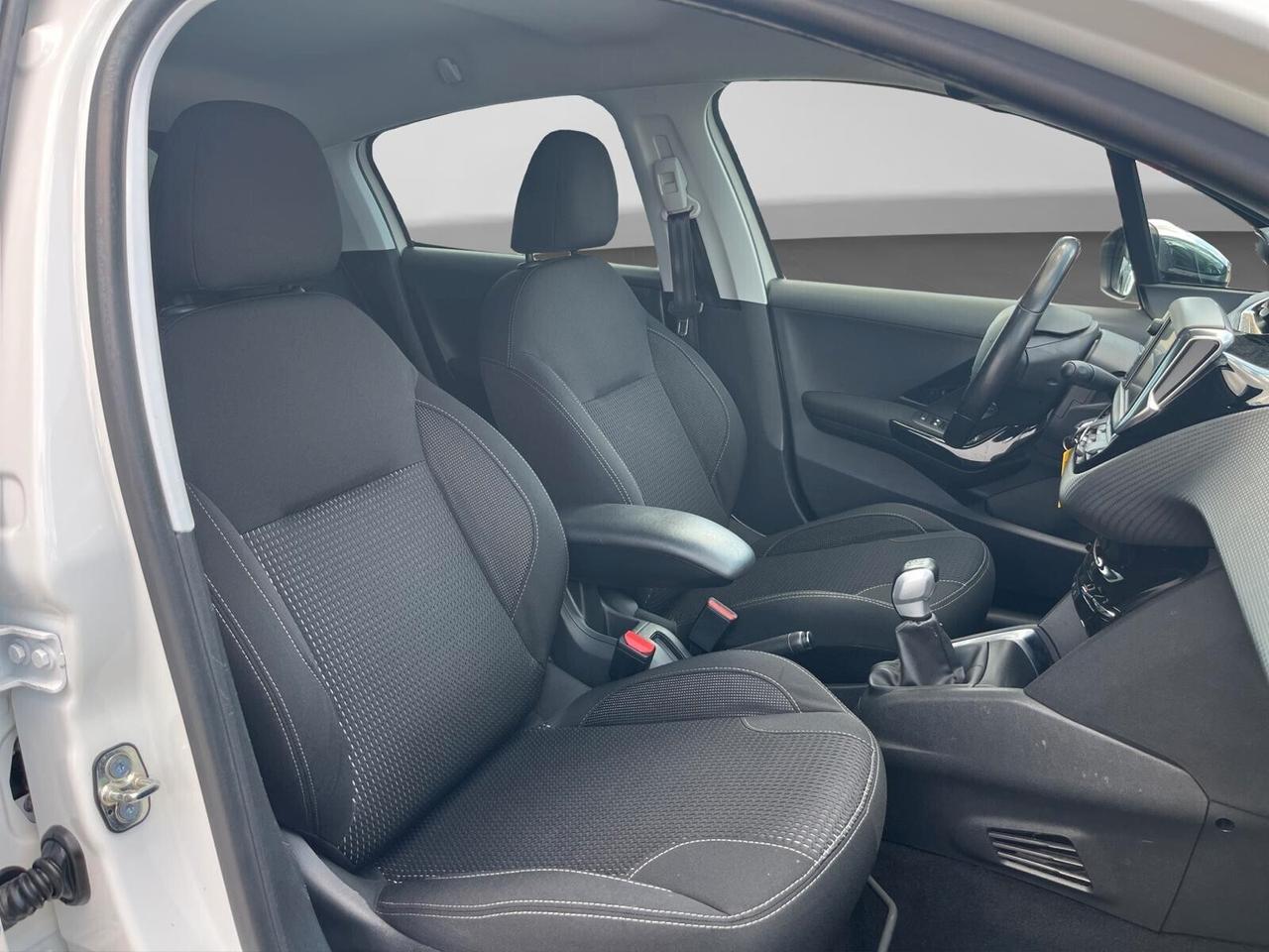 Peugeot 208 1.2 benz. Allure NEOPATENTATI COME NUOVA