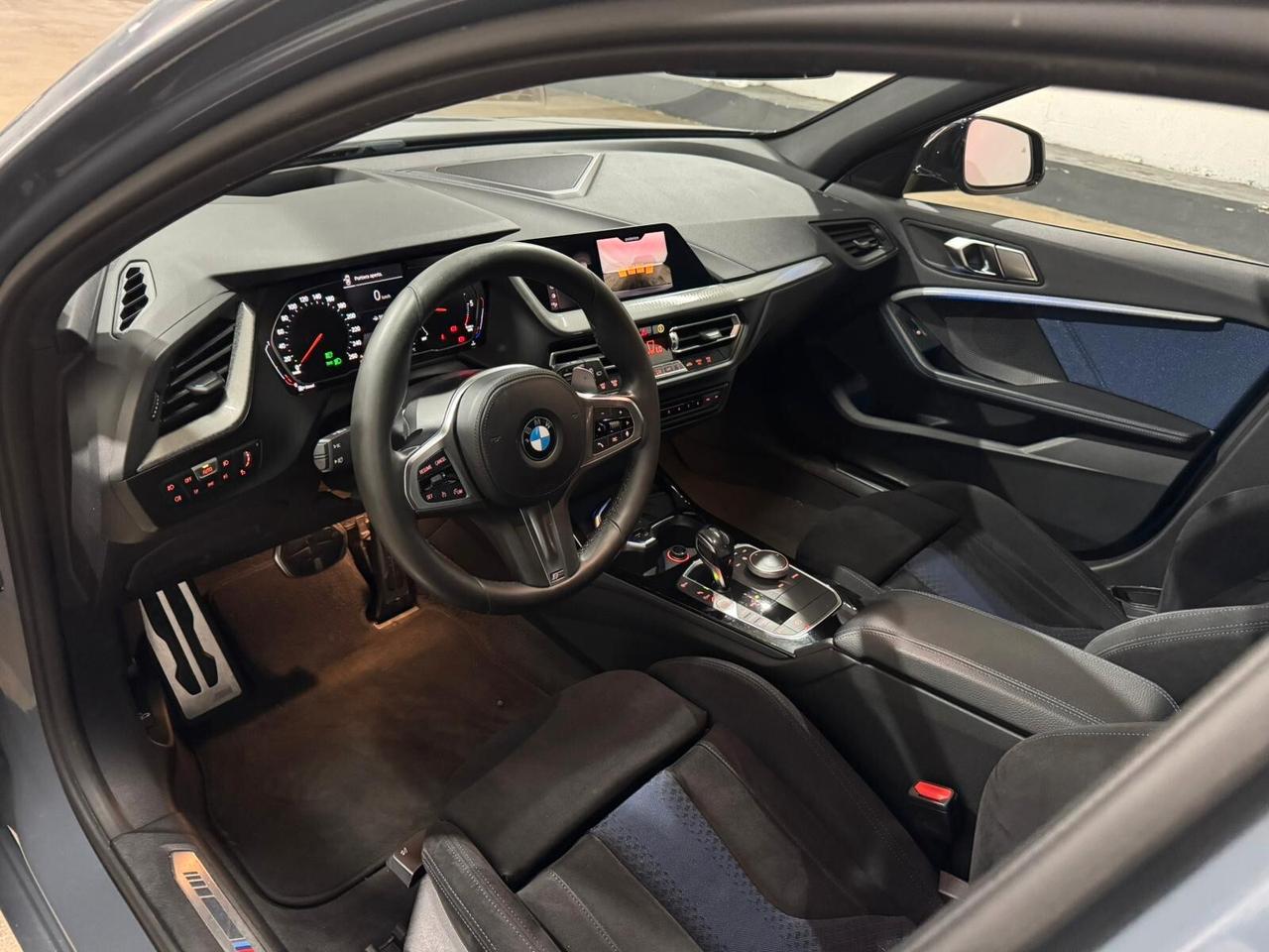 Bmw 118 118d 5p. Msport