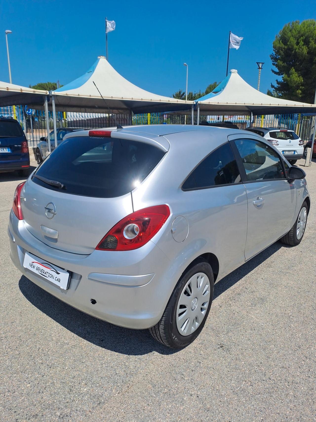 Opel Corsa 1.2 3 porte Club