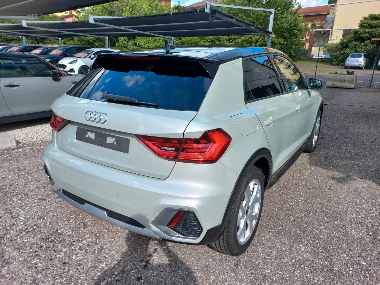 Audi A1 allstreet 30 TFSI S tronic Identity Contrast