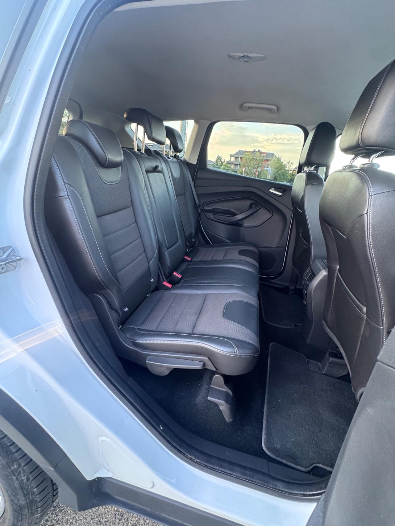 Ford Kuga 2.0 TDCI 150 CV S&S 4WD Powershift Titanium