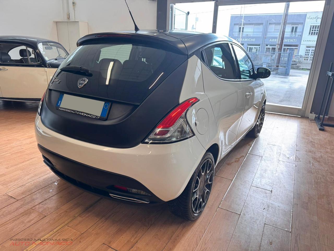 Lancia Ypsilon 1.3 MJT 95CV Momodesign 2014