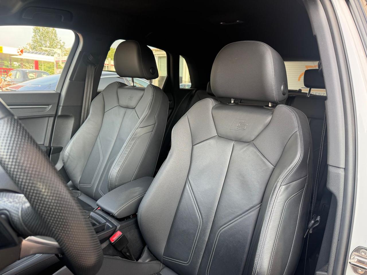 Audi Q3 S Line Identity Black 2.0 45 TFSI G #50560