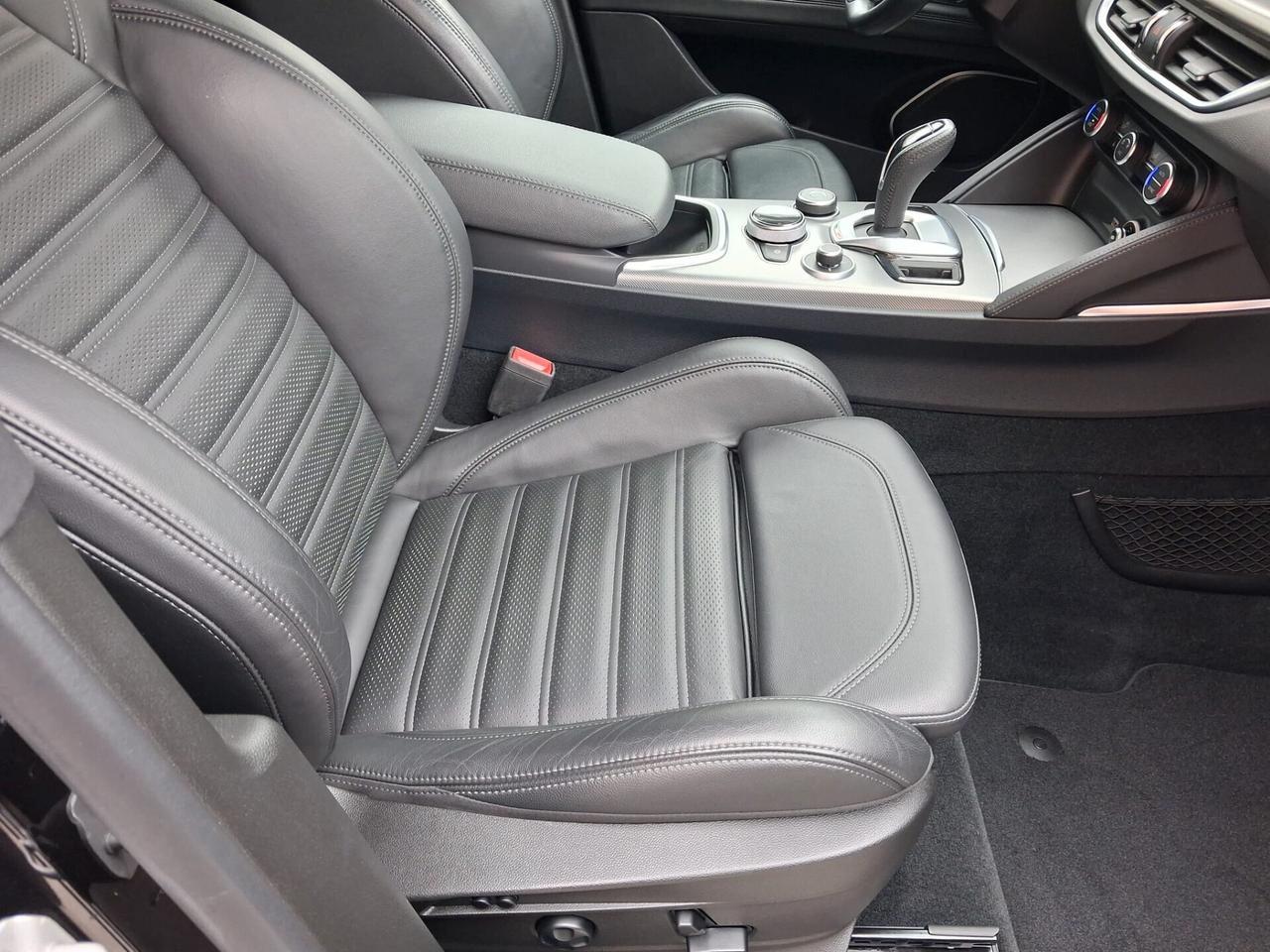 Alfa Romeo Stelvio 2.2 210 CV Q4 4x4 Veloce