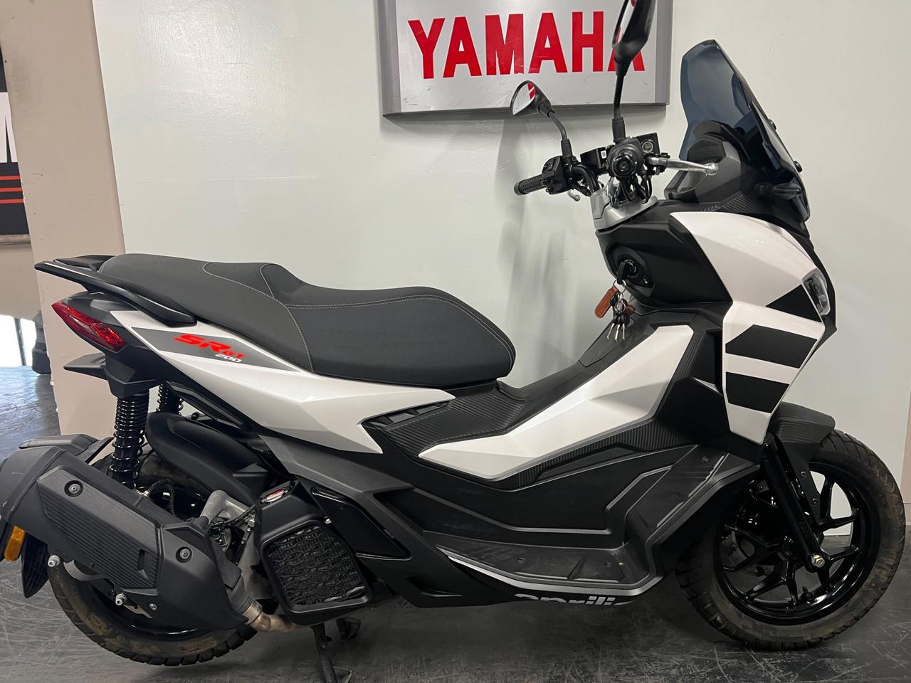 Aprilia SR GT 200