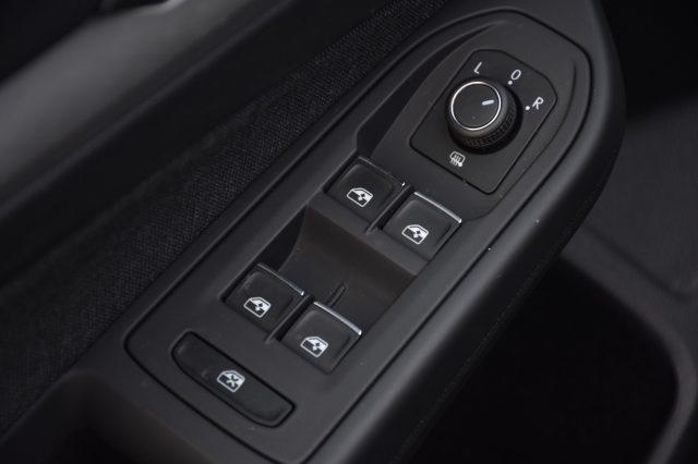 VOLKSWAGEN Golf 1.0 eTSI EVO DSG Life
