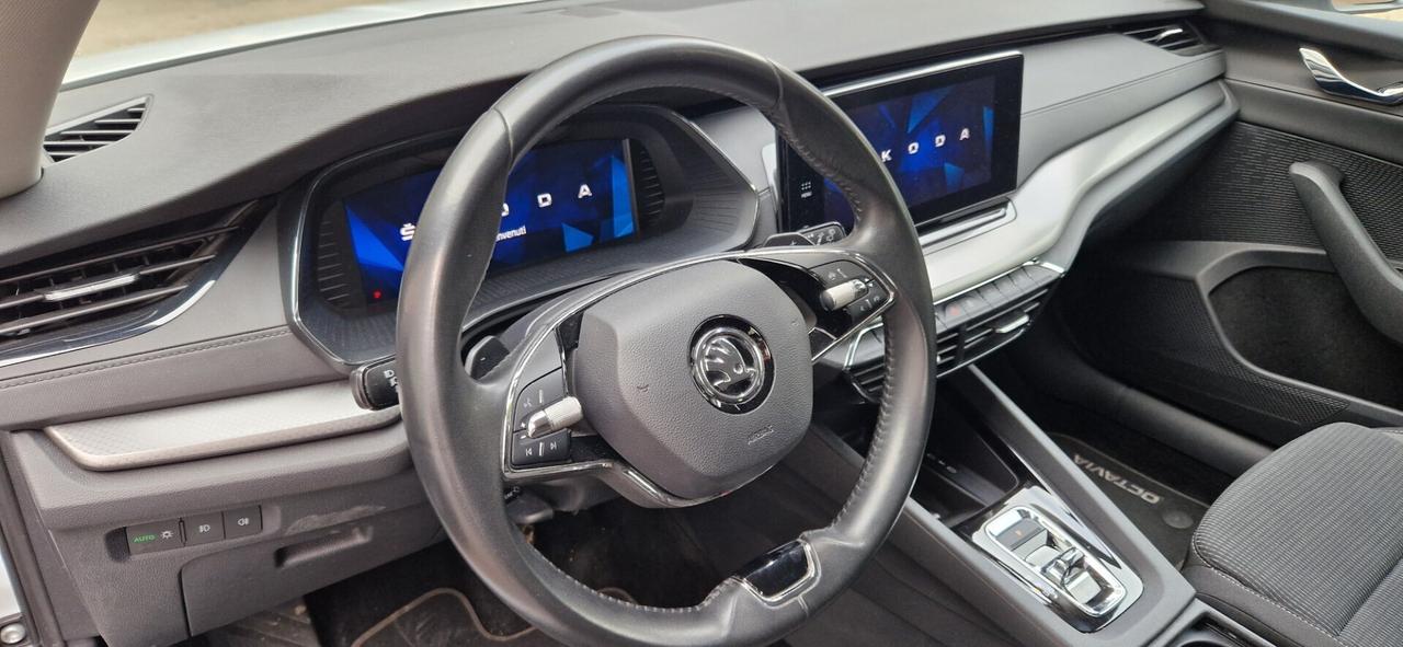 Skoda Octavia 2.0 TDI EVO SCR DSG Wagon Sportline