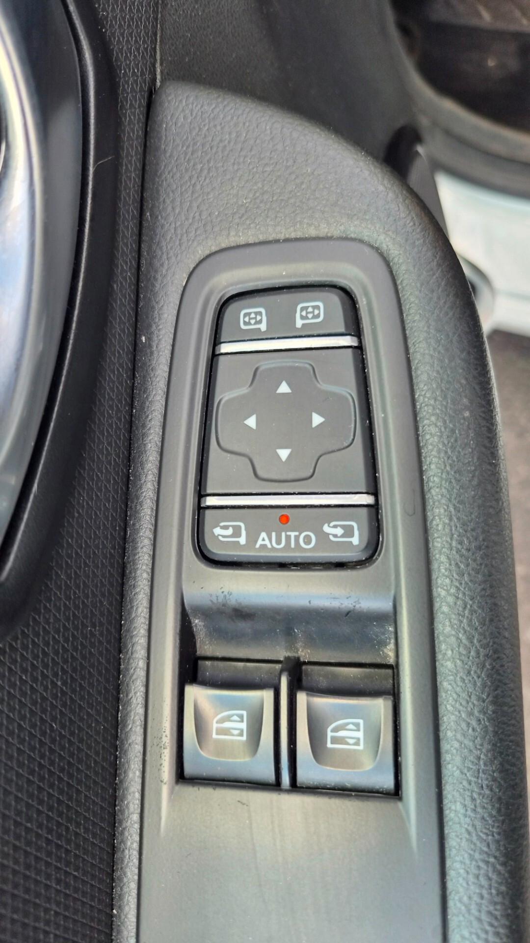 Renault Clio dCi 8V 75 CV 5 porte Moschino Life