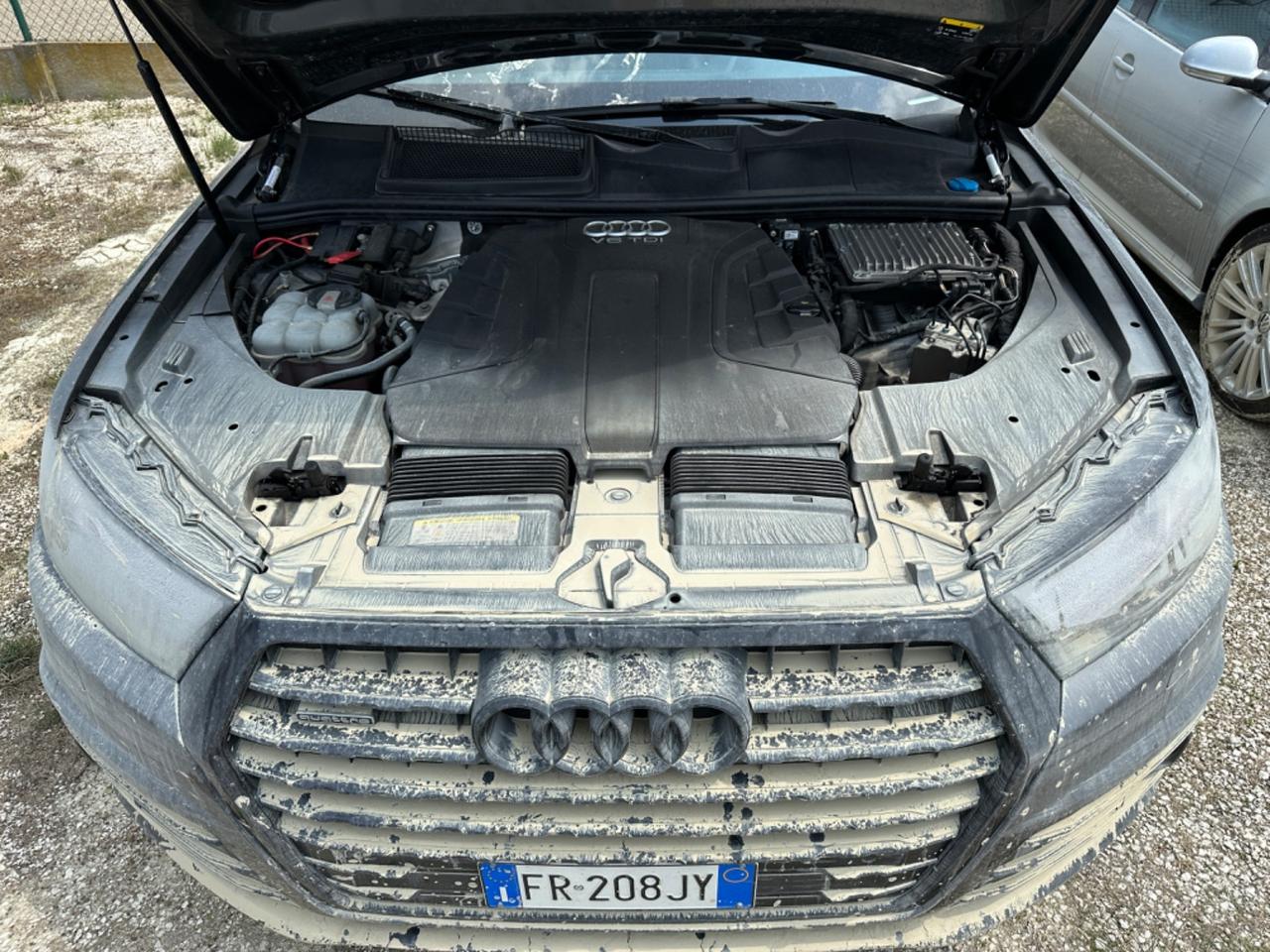 Audi Q7 3.0 TDI 272 CV - ALLUVIONATA RIPARABILE