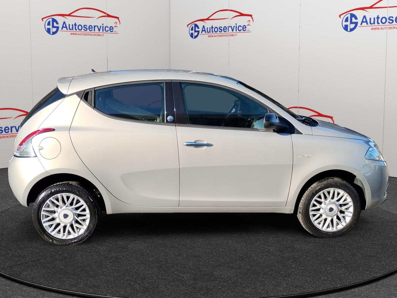 Lancia Ypsilon 5 Porte Ypsilon 0.9 t.air Gold ecochic metano 80cv