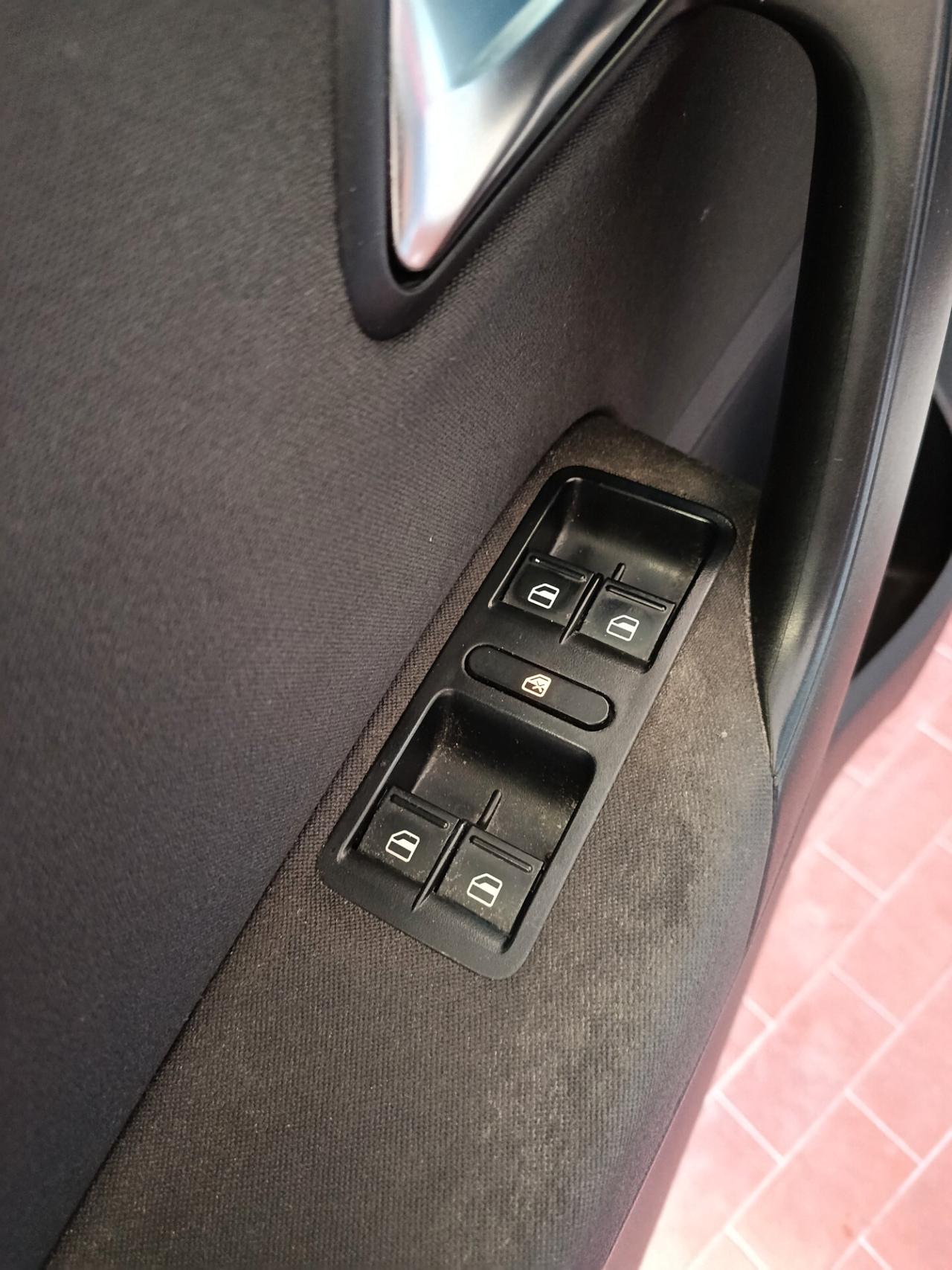 Volkswagen Polo 1.6 5 porte Highline BiFuel