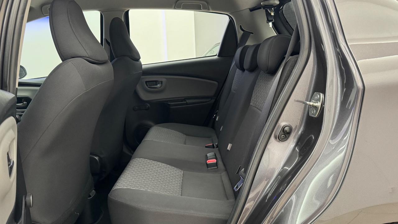 Toyota Yaris 1.4 D-4D 5 porte Lounge-2015