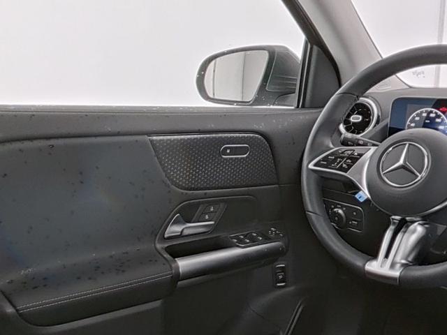 MERCEDES-BENZ GLA 180 Automatic Progressive Advanced