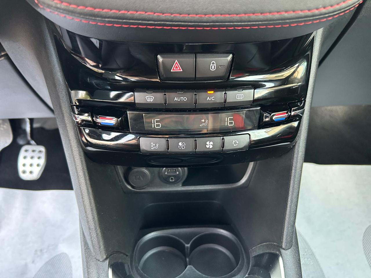 Peugeot 208 GTi - 2015 1.6 THP 200 CV 77.000 KM