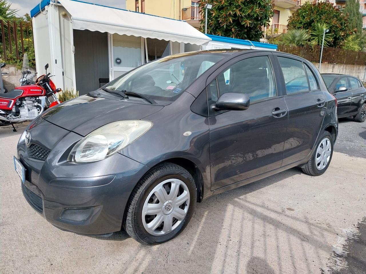 TOYOTA YARIS 1.0 BENZINA 110.000 KM UNICOPROPRIETA