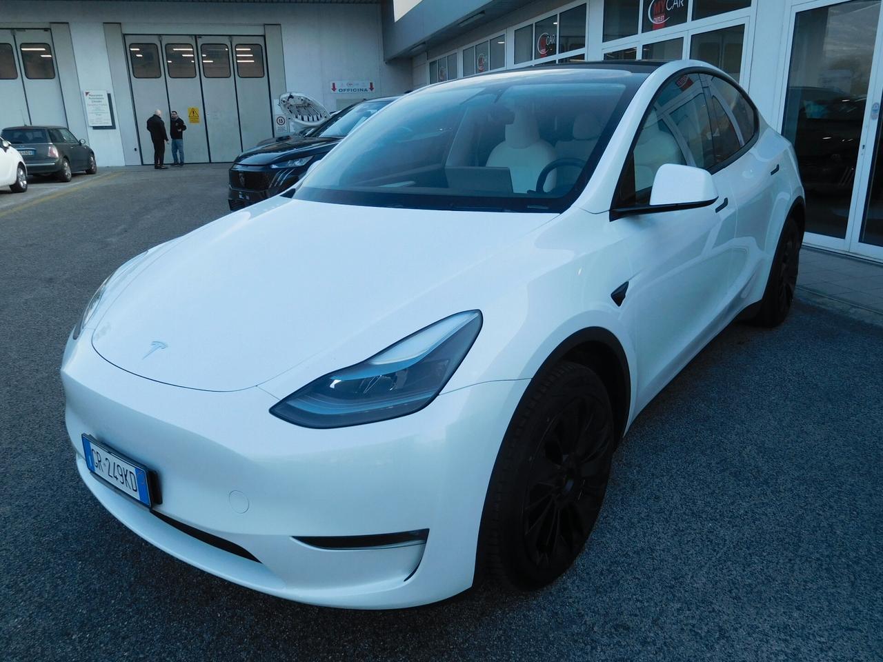 Tesla Model Y Long Range AWD - IVA ESPOSTA