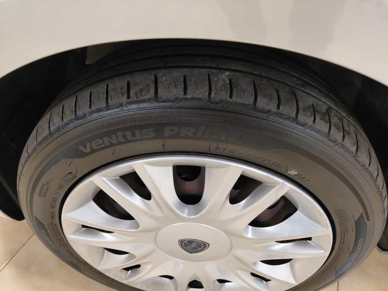 LANCIA YPSILON ANNO 2015 DS 1.3 MULTIJET ADATTA NEOPATENTATI KM 160 MILA