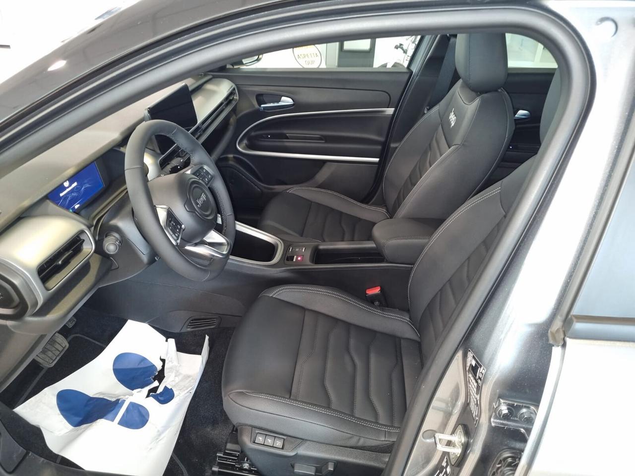 Jeep Avenger 1.2 Turbo 100 CV MHEV Summit