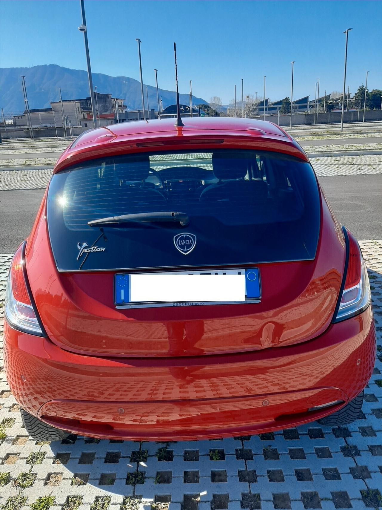 Lancia Ypsilon 0.9 TwinAir 85 CV 5 porte Metano Ecochic Gold
