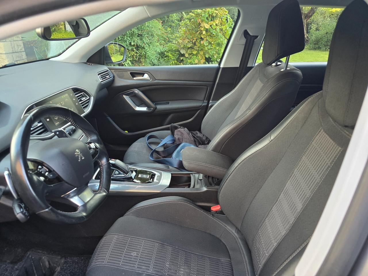 Peugeot 308 BlueHDi 130 S&S EAT8 SW Allure