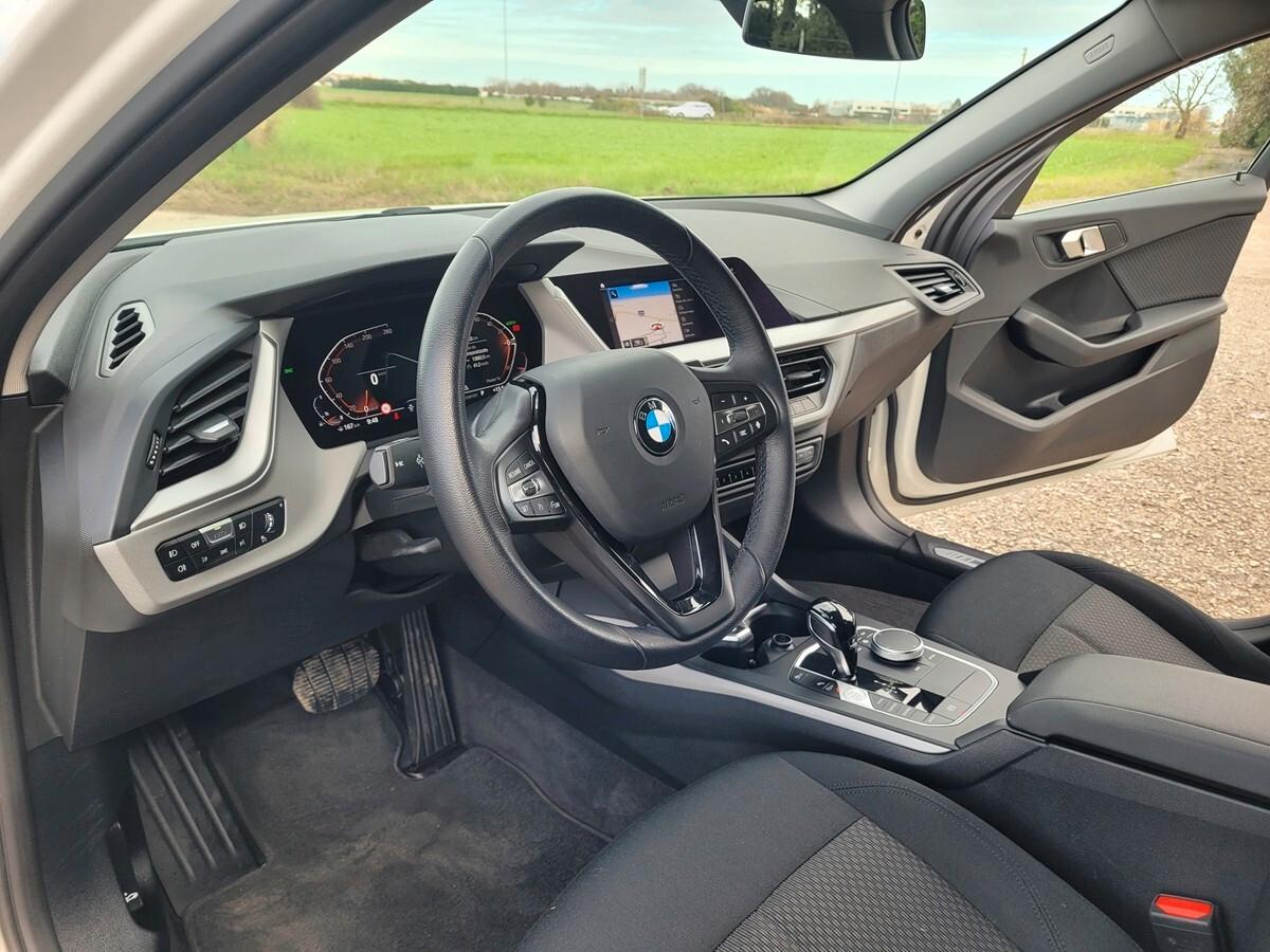 Bmw 116 i 5p. Msport Exterior