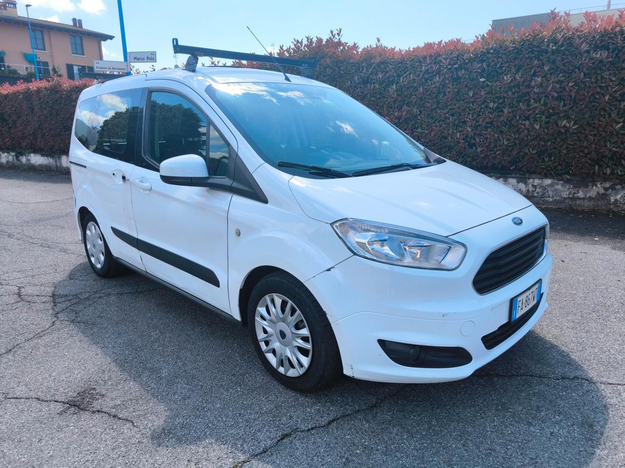 FORD TOURNEO COURIER 1,5 TDCI- EURO 6-OK NEOP.-AUTOCARRO 4 POSTI