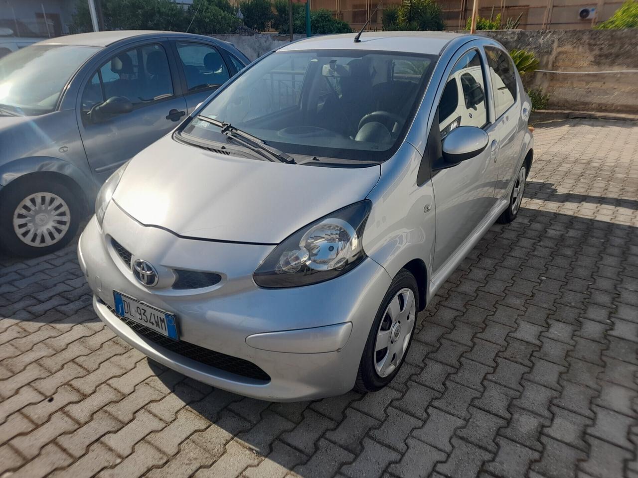 Toyota Aygo 1.0 12V VVT-i 5 porte Sol