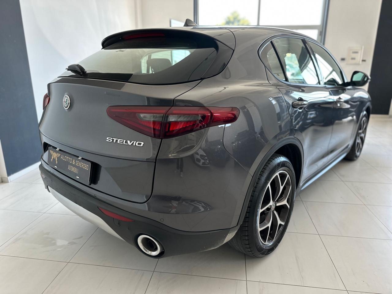 Alfa Romeo Stelvio 2.2 180 CV AT8