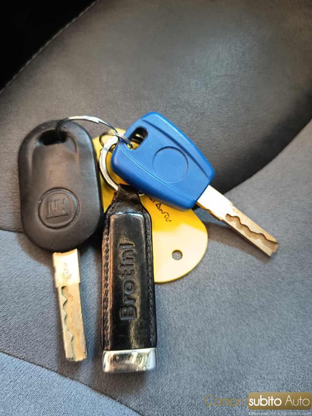 FIAT 500L 1.4 95 C (Tetto da rifare vetro)