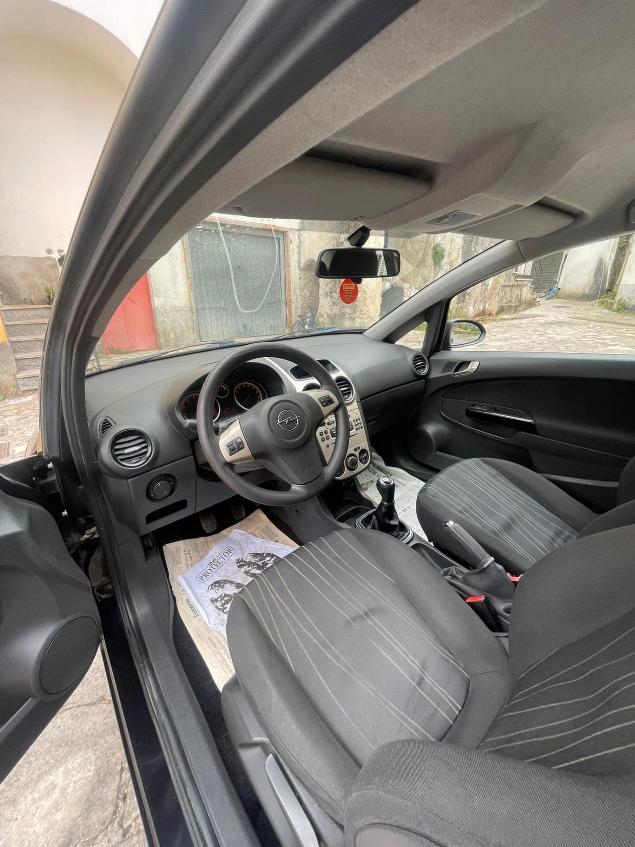 Opel Corsa 1.2 3 porte Enjoy