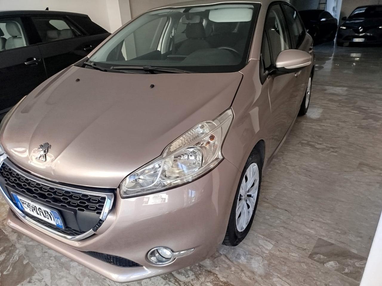 Peugeot 208 1.4 HDi 68 CV 5 porte Access