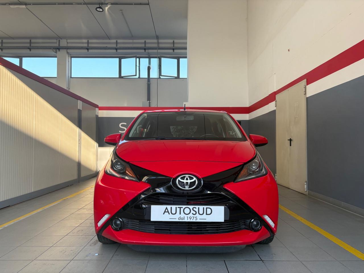 Toyota Aygo 1.0 VVT-i 69 CV 5 porte x-play