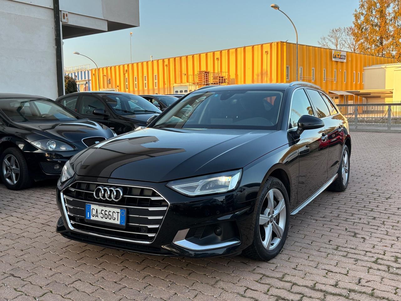 Audi A4 Avant 40 TDI S tronic line edition