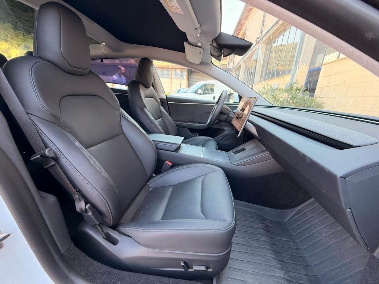 Tesla Model 3 Restyling Highland Premium