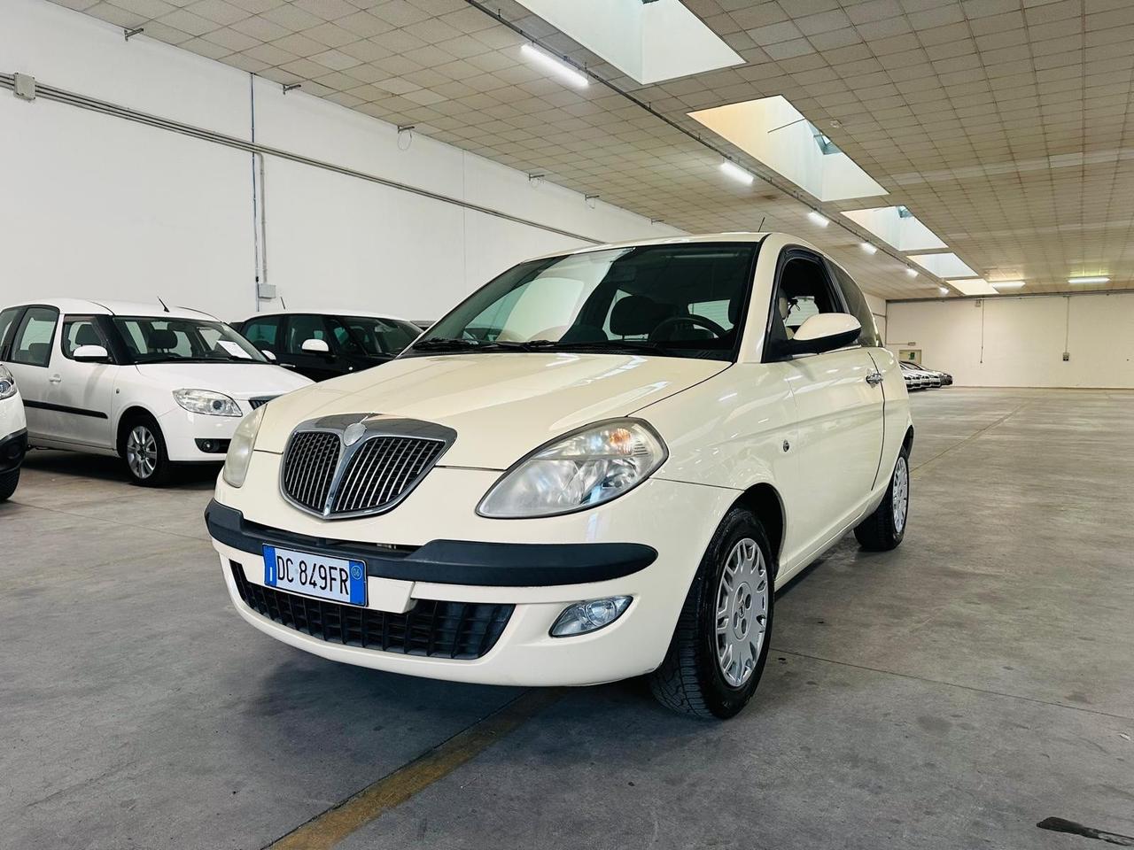 Lancia Ypsilon 1.2 Argento