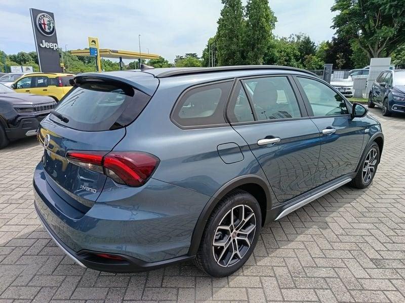 FIAT Tipo 1.5 Hybrid DCT SW Cross