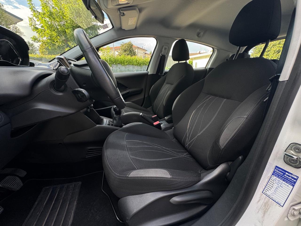 Peugeot 208 1.4 HDi 68 CV 5 porte Allure 2015