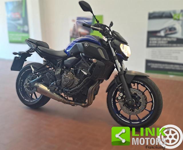 YAMAHA MT-07 .