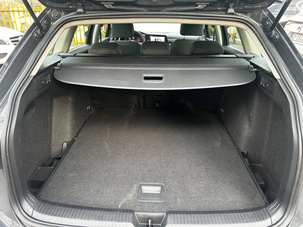 Volkswagen Golf Variant 2.0 TDI SCR Neopatentati