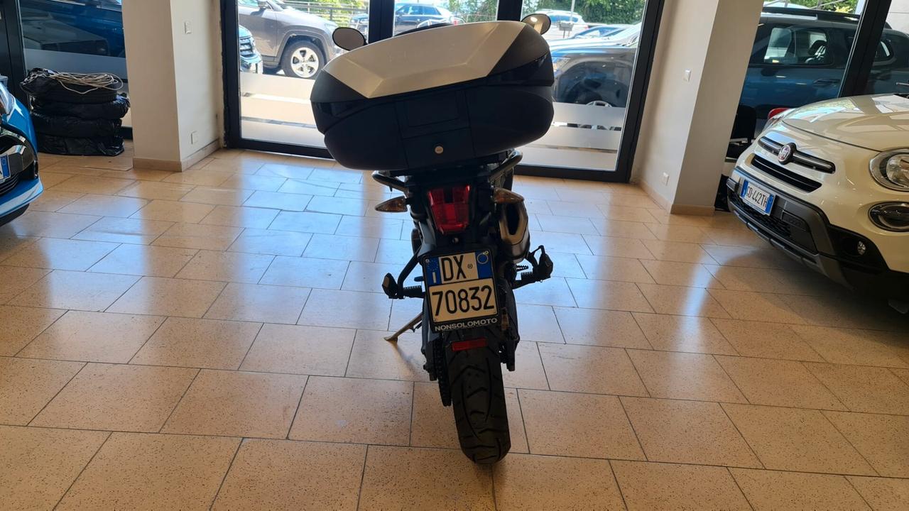 TRIUNPH TIGER 800