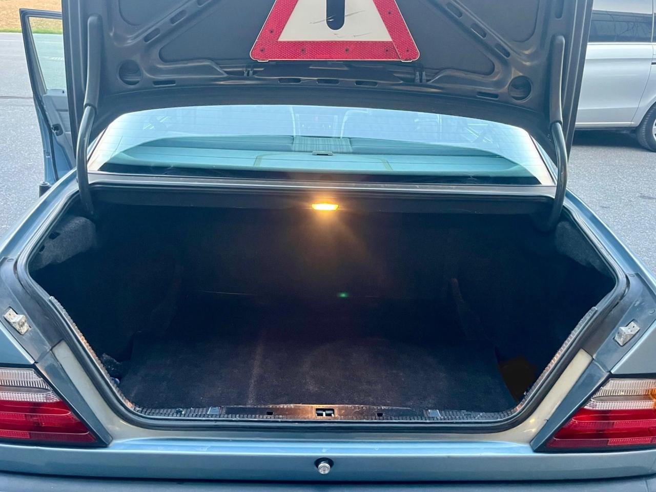 Mercedes-benz E 200 w124