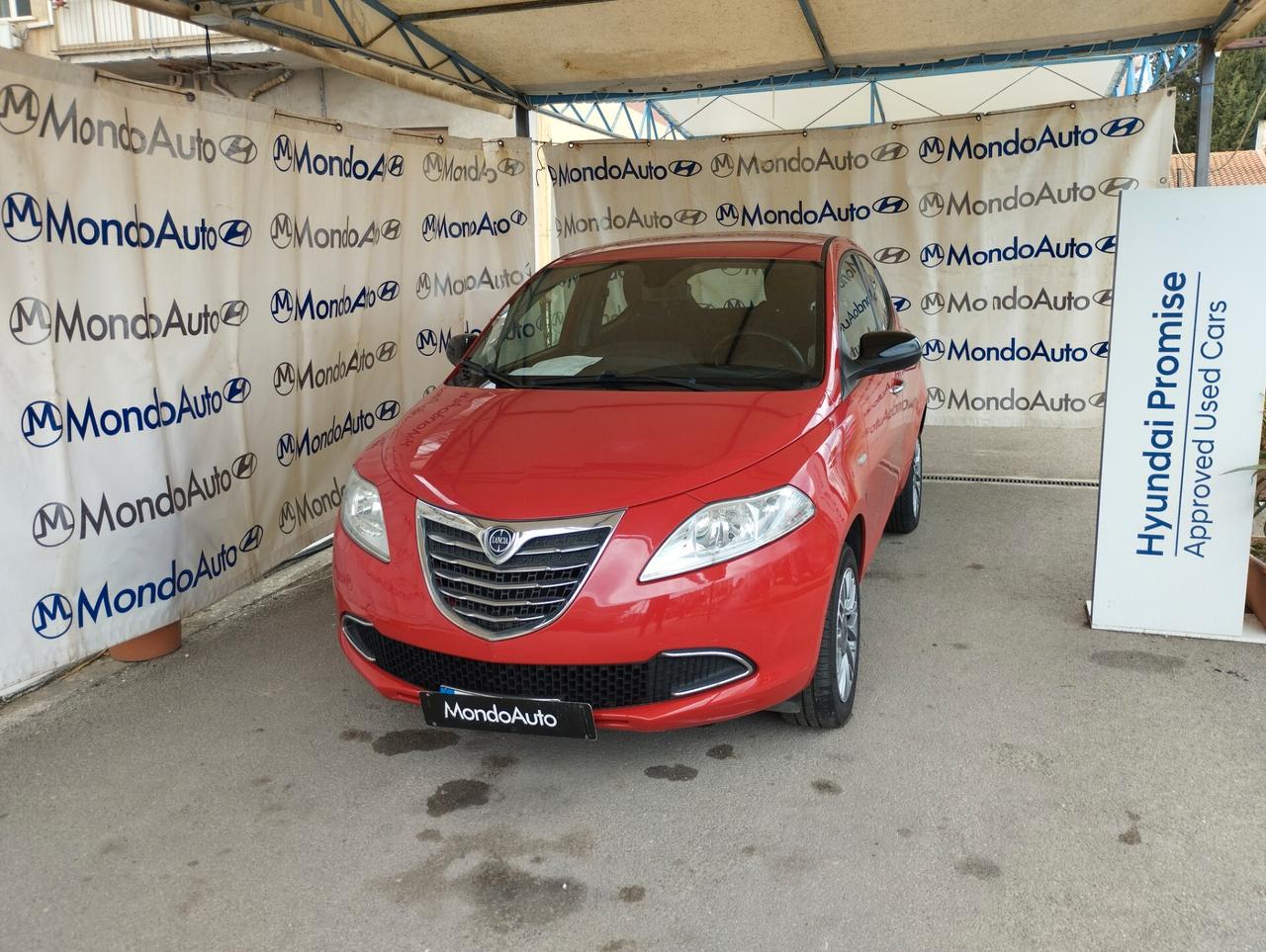 Lancia Ypsilon 0.9 TwinAir 85 CV 5 porte Metano Ecochic Gold