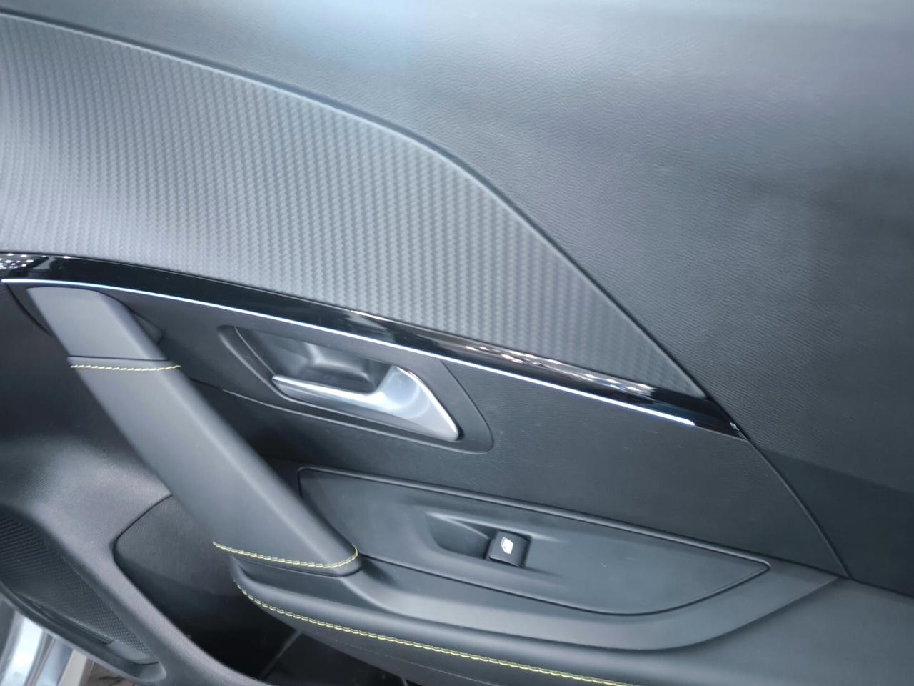 Peugeot 208 Hybrid 145 e-DCS6 GT Exclusive