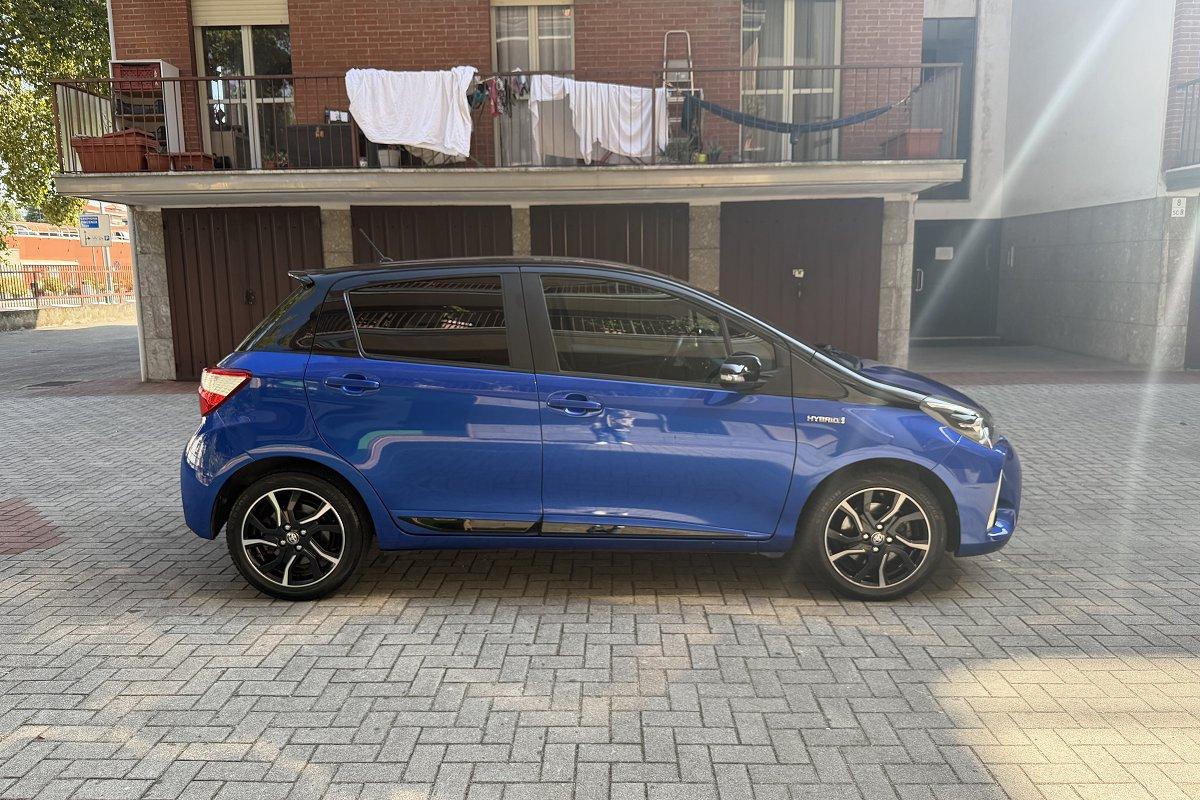 TOYOTA Yaris 1.5 Hybrid 5 porte Trend "Blue Edition"