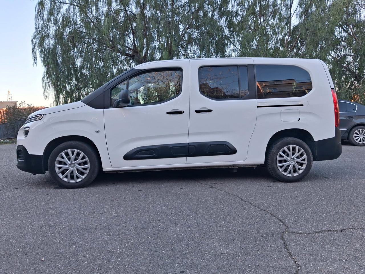Citroen Berlingo Pianale ribassato con rampa disabili in carrozzina