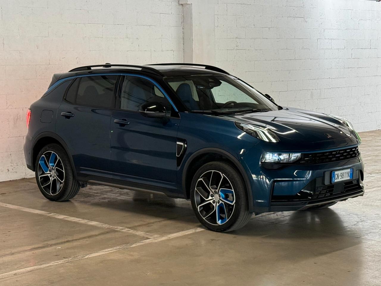 Lynk&co 01 PHEV More